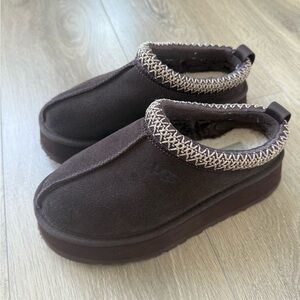 UGG Tasman’s in Dark Brown